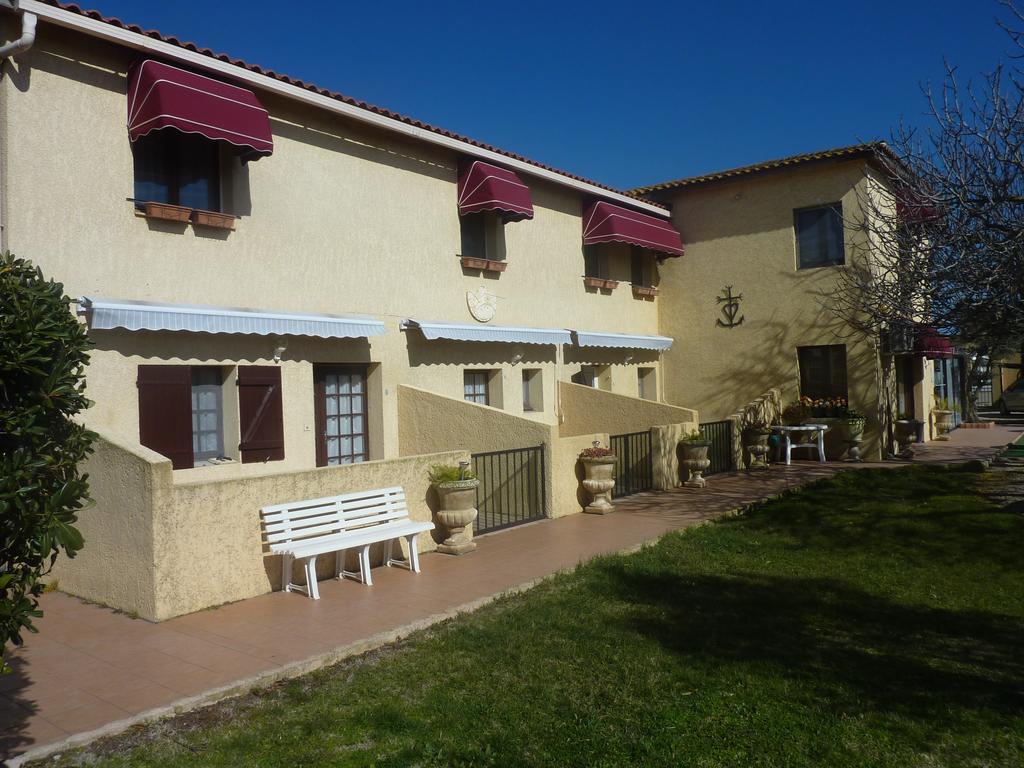 Longo Mai Hotel Arles Bagian luar foto