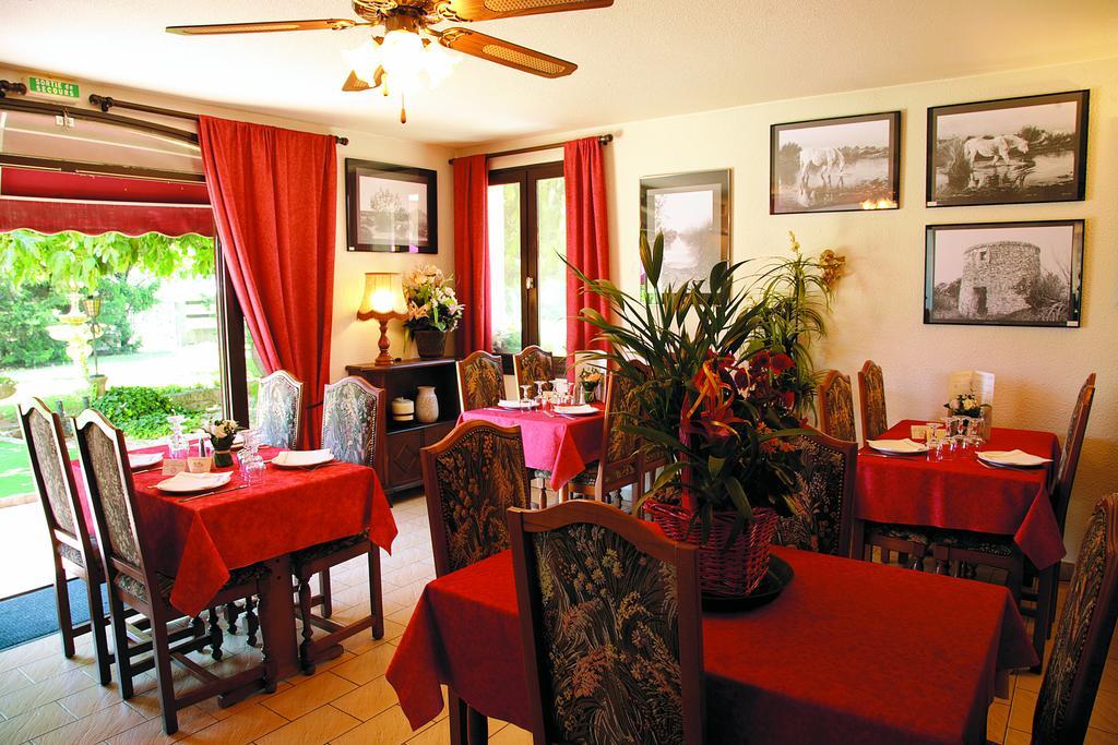 Longo Mai Hotel Arles Bagian luar foto
