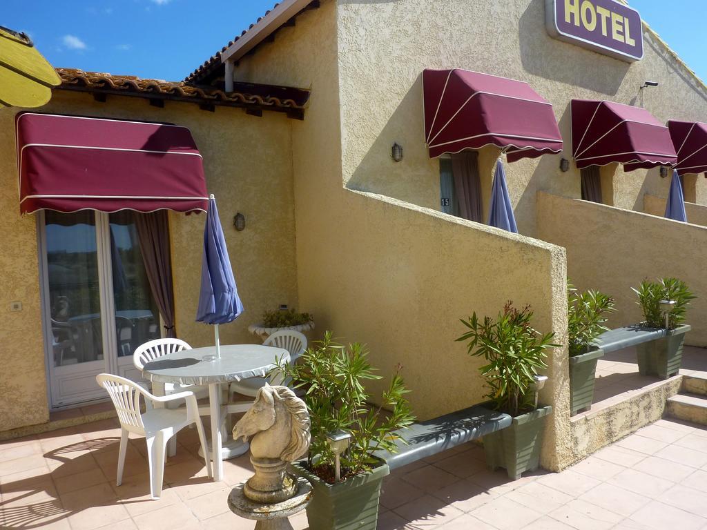 Longo Mai Hotel Arles Bagian luar foto