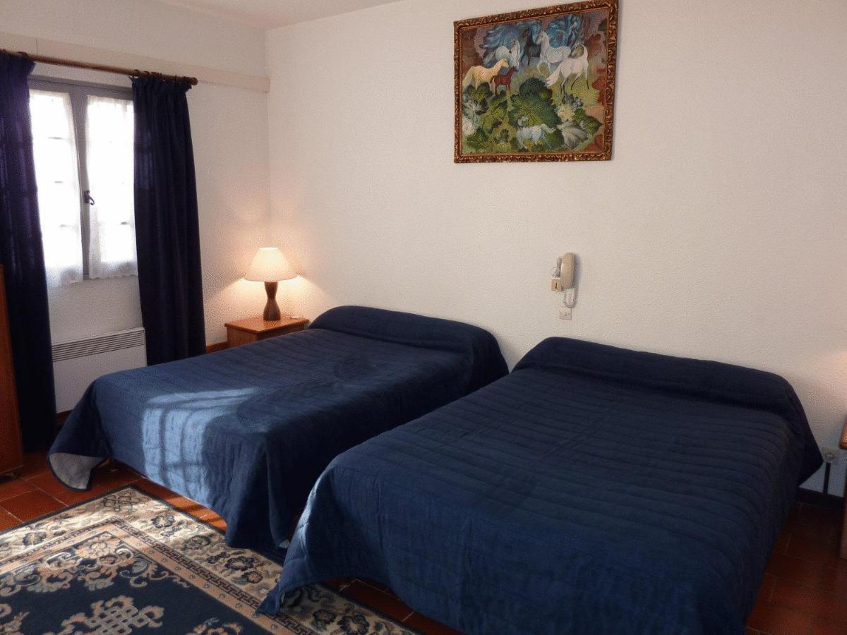 Longo Mai Hotel Arles Bagian luar foto